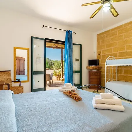 Domus Mea Salento Arazzo Blu 公寓 *